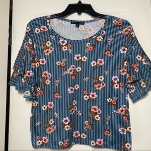 Haute Monde size small floral flutter sleeve crop